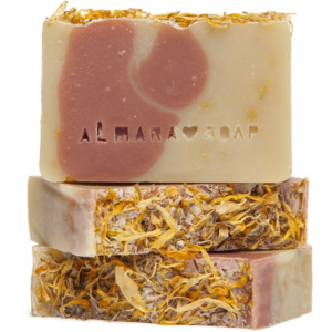 Almara Soap Natural Calendula természetes szappan száraz és érzékeny bőrre 90 g
