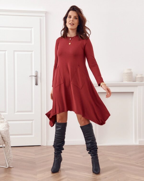 Asymmetrical Plus Size dress with burgundy pockets