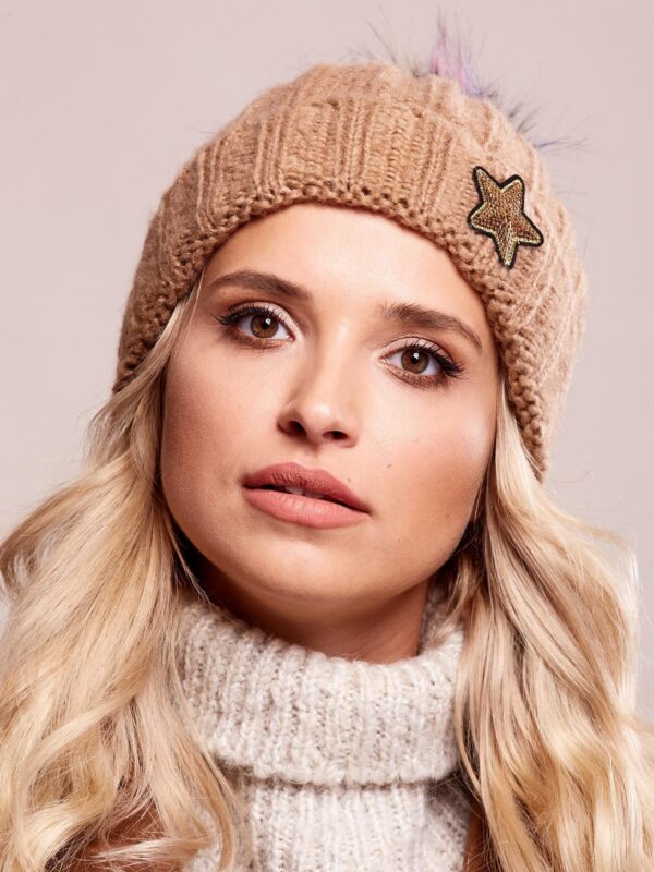Beanie színes pompom bézs