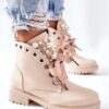 Beige shoes with pearls