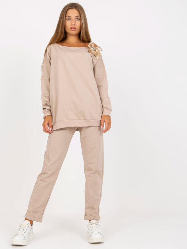 Beige two-piece long sleeve casual set