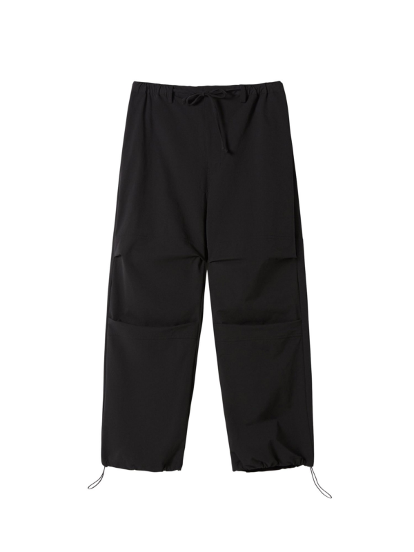 Bershka Nadrág  fekete-Hungary