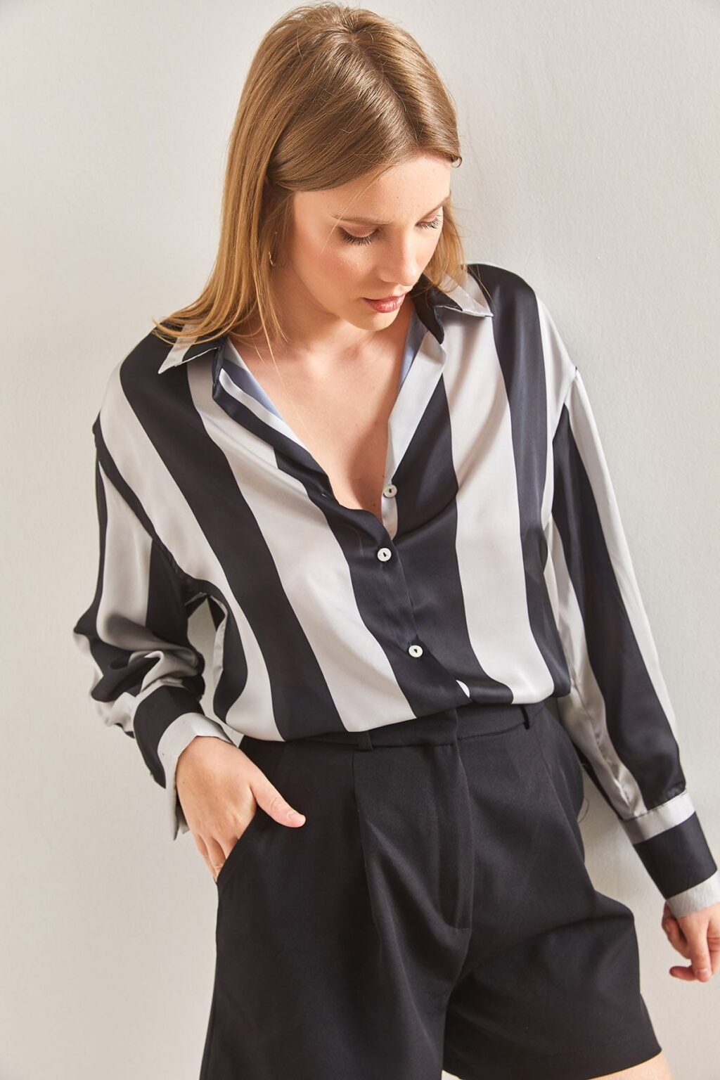 Bianco Lucci Women's Thick Striped Satin Shirt