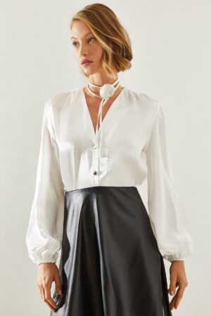 Bianco Lucci Women's V-Neck Shoulder Pleated Floral Accessory Satin Shirt 2310