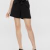 Black shorts with a blend of linen. OBJECT Snakes - Women