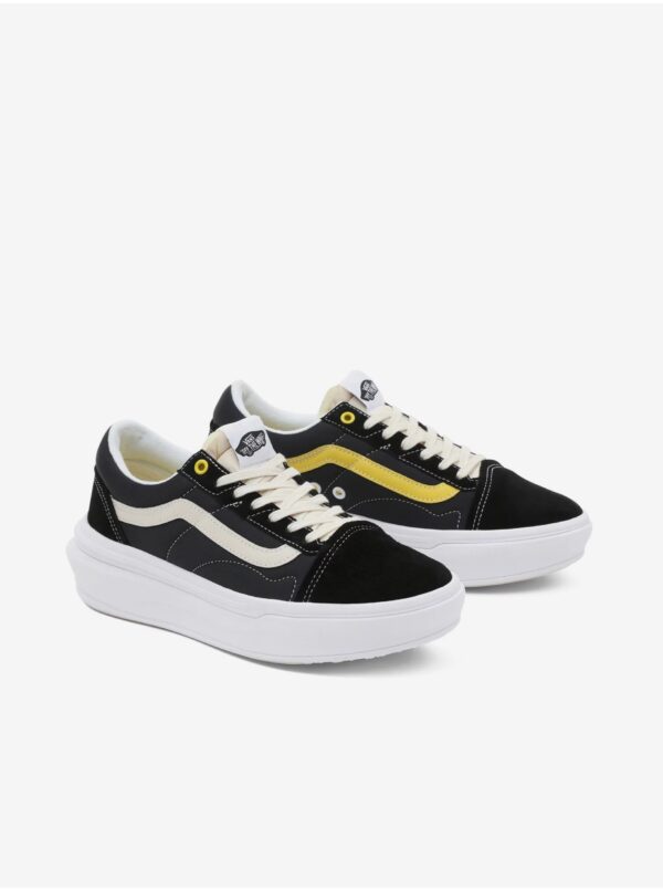 Black women's platform sneakers VANS UA Old Skool Overt CC - Women