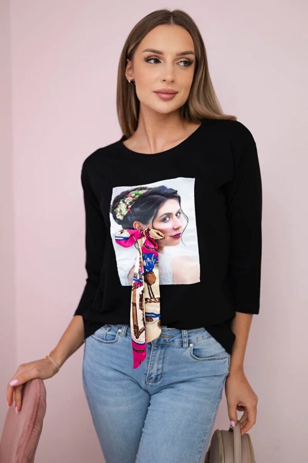 Blouse with graphics and a colorful bow 3D black