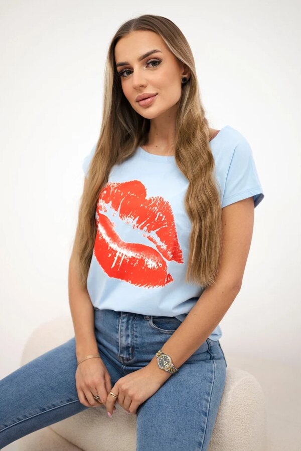 Blue blouse with lip print