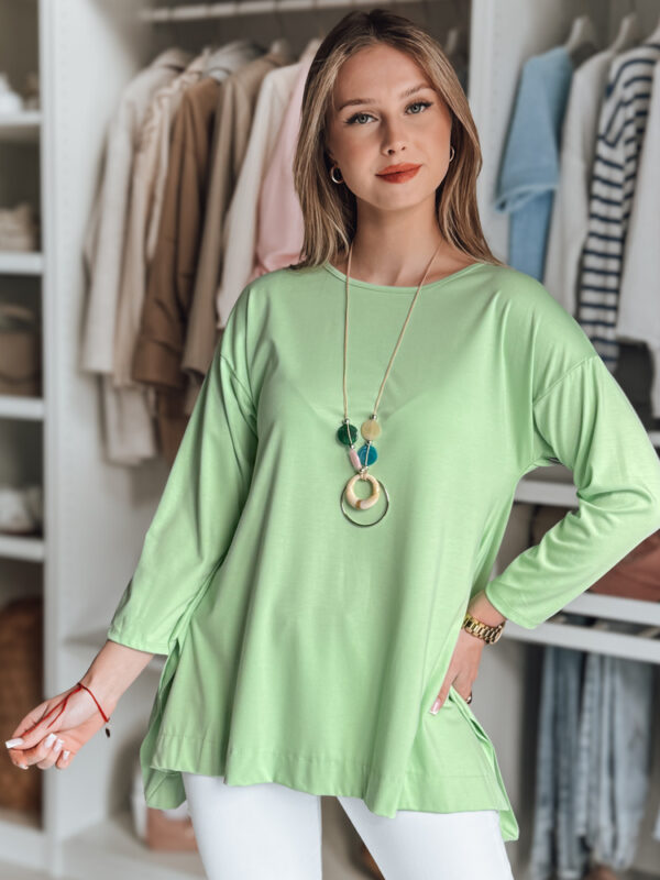 Bluzka damska one size oversize z wisiorkiem COMFILA jasnozielona Dstreet