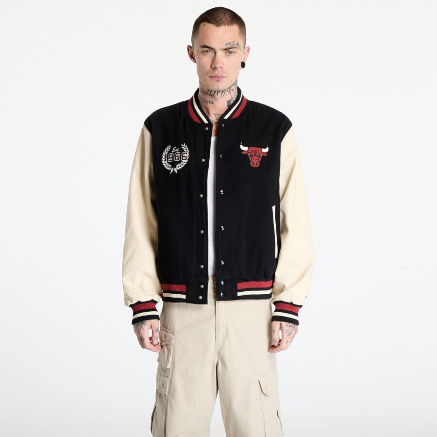 Bomber New Era Chicago Bulls NBA Lifestyle Varsity Jacket UNISEX Black M-alacsony-ár