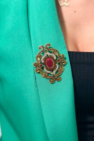Brooch XZ459-107 gold + red