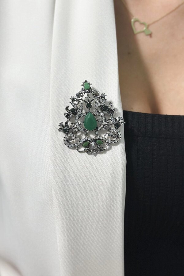 Brooch XZ459-191 silver + green