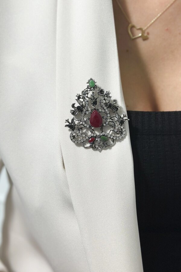 Brooch XZ459-191 silver + red