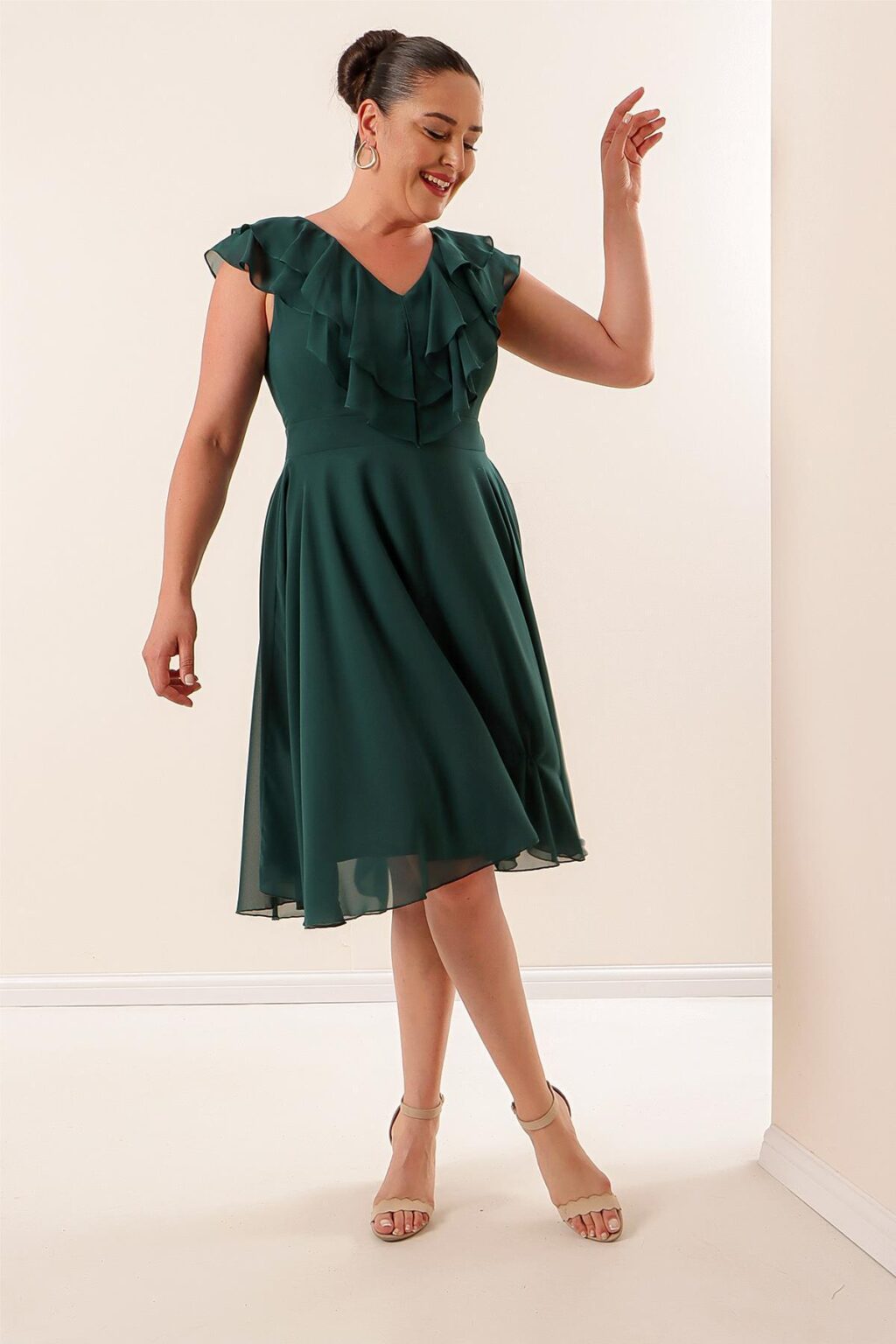 By Saygı Flounce gallér sifon plus size ruha