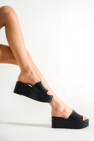 Capone Outfitters Capone Women's Wedge Heels and Single Strap Women's Flatform Slippers.