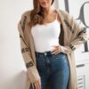 Coat with beige subtitles
