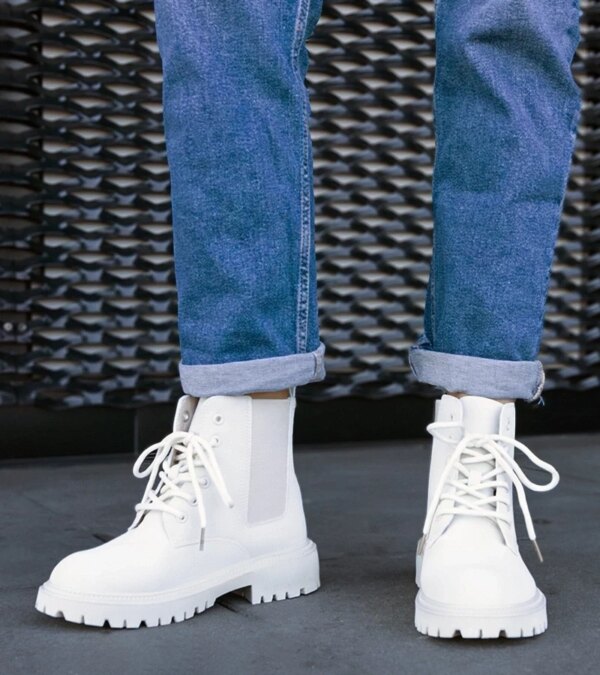 D/CEO Beige boots Huff
