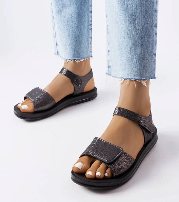 D/CEO Beige sandals Rosina