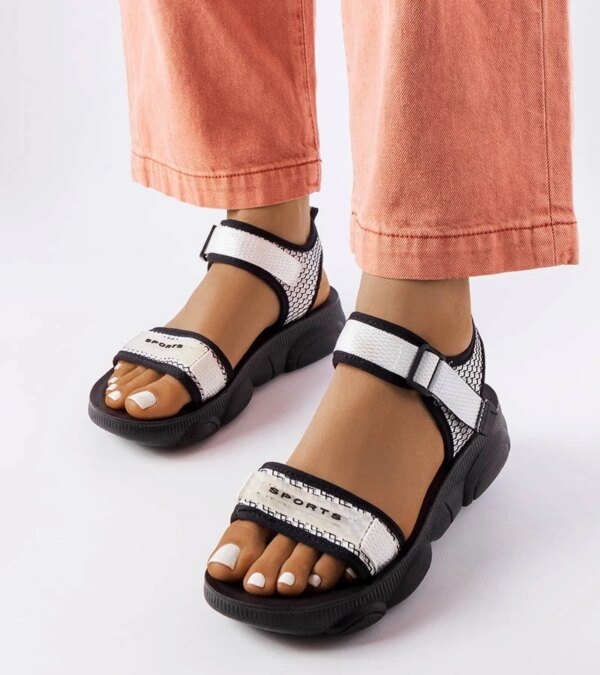 D/CEO Beige sandals Rosina