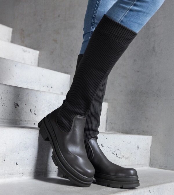 D/CEO Black insulated boots Castro