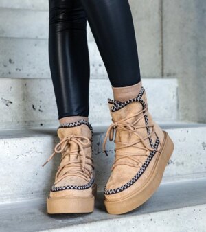 D/CEO Black snowboots Arana