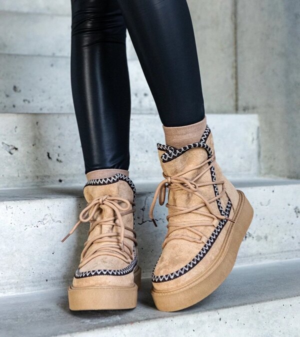 D/CEO Black snowboots Arana