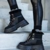 D/CEO Black snowboots Arana