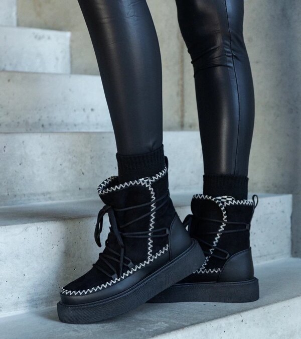 D/CEO Black snowboots Arana
