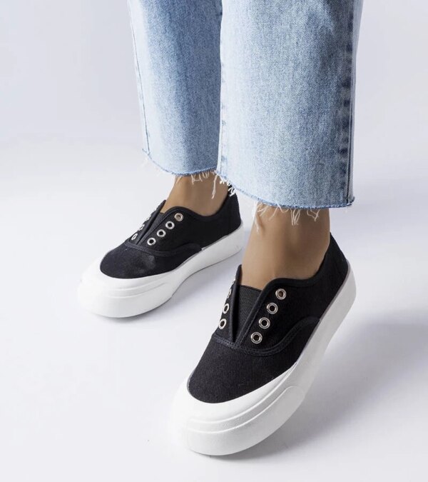D/CEO Black trainers Beat