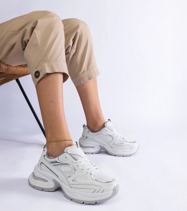 D/CEO White trainers Justar