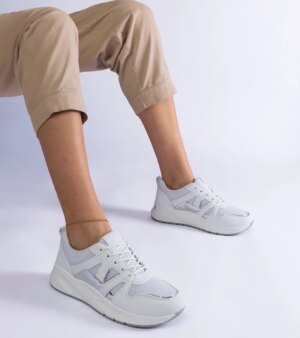 D/CEO White trainers Justar