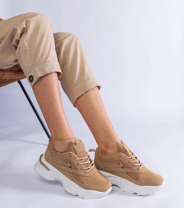 D/CEO White trainers Justar