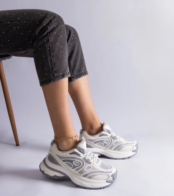 D/CEO White trainers Justar