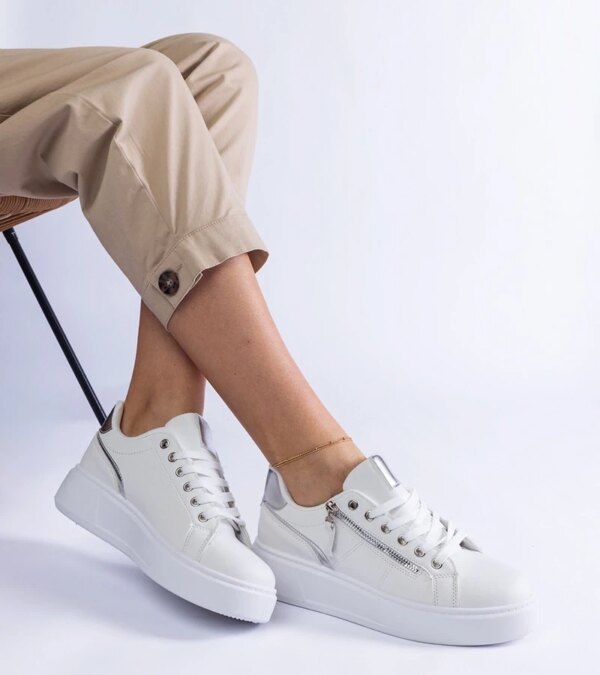 D/CEO White trainers Justar
