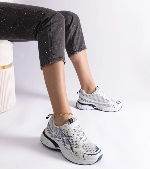 D/CEO White trainers Justar