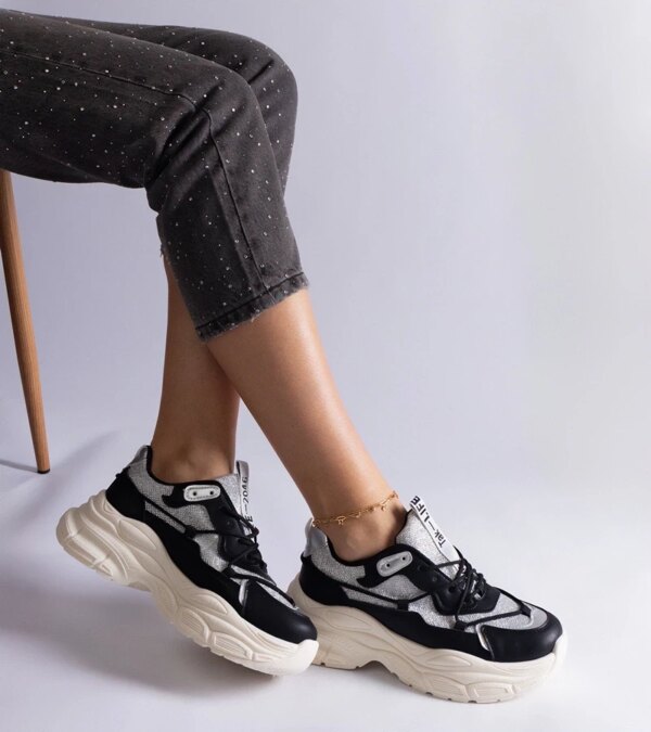 D/CEO White trainers Justar