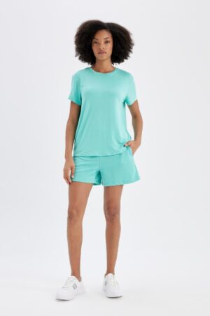 DEFACTO Fit Oversize Wide Cut Short Leg Shorts