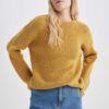 DEFACTO Regular Fit Crew Neck Basic Knitwear Sweater