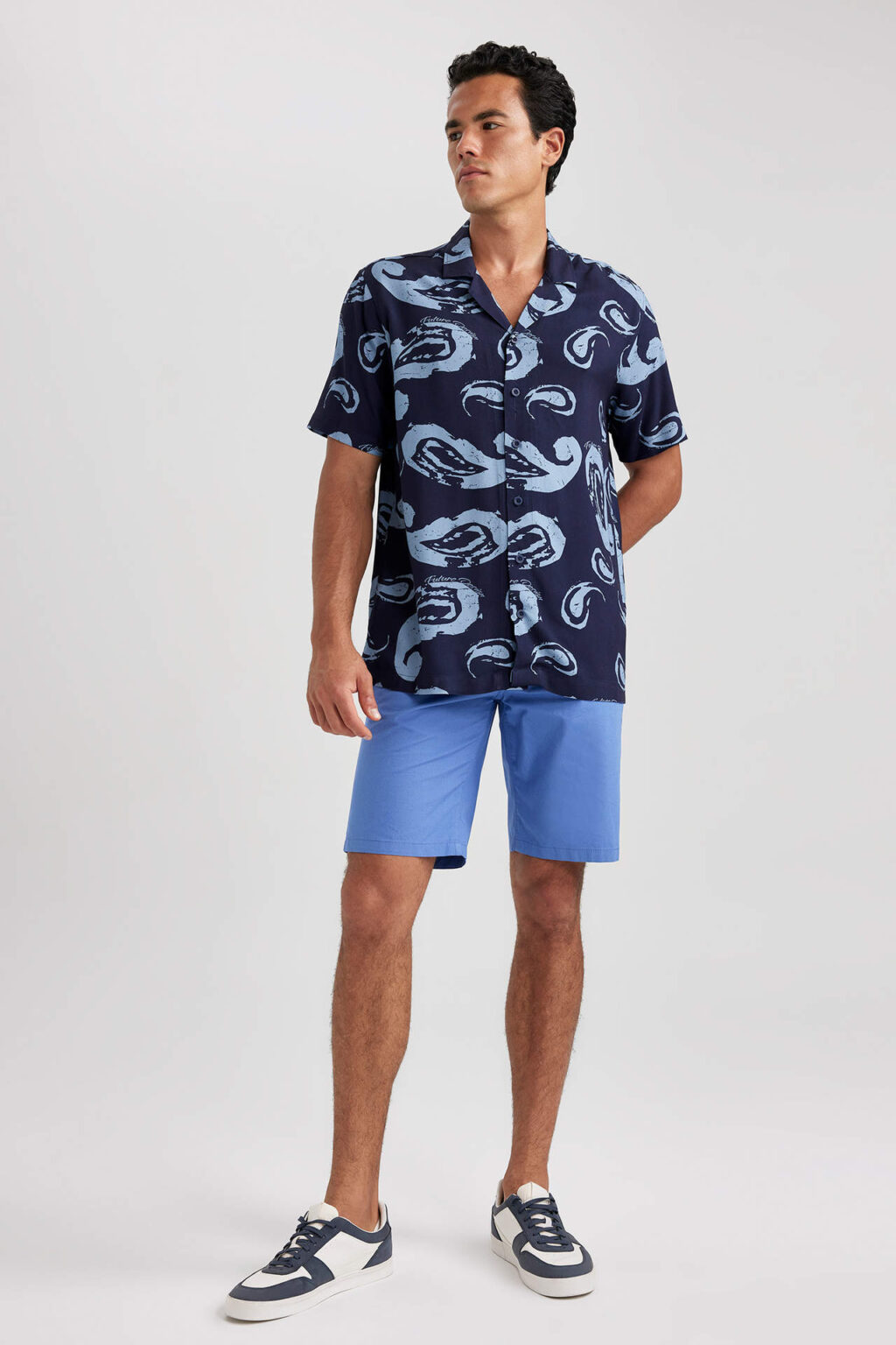 DEFACTO Regular Fit Short