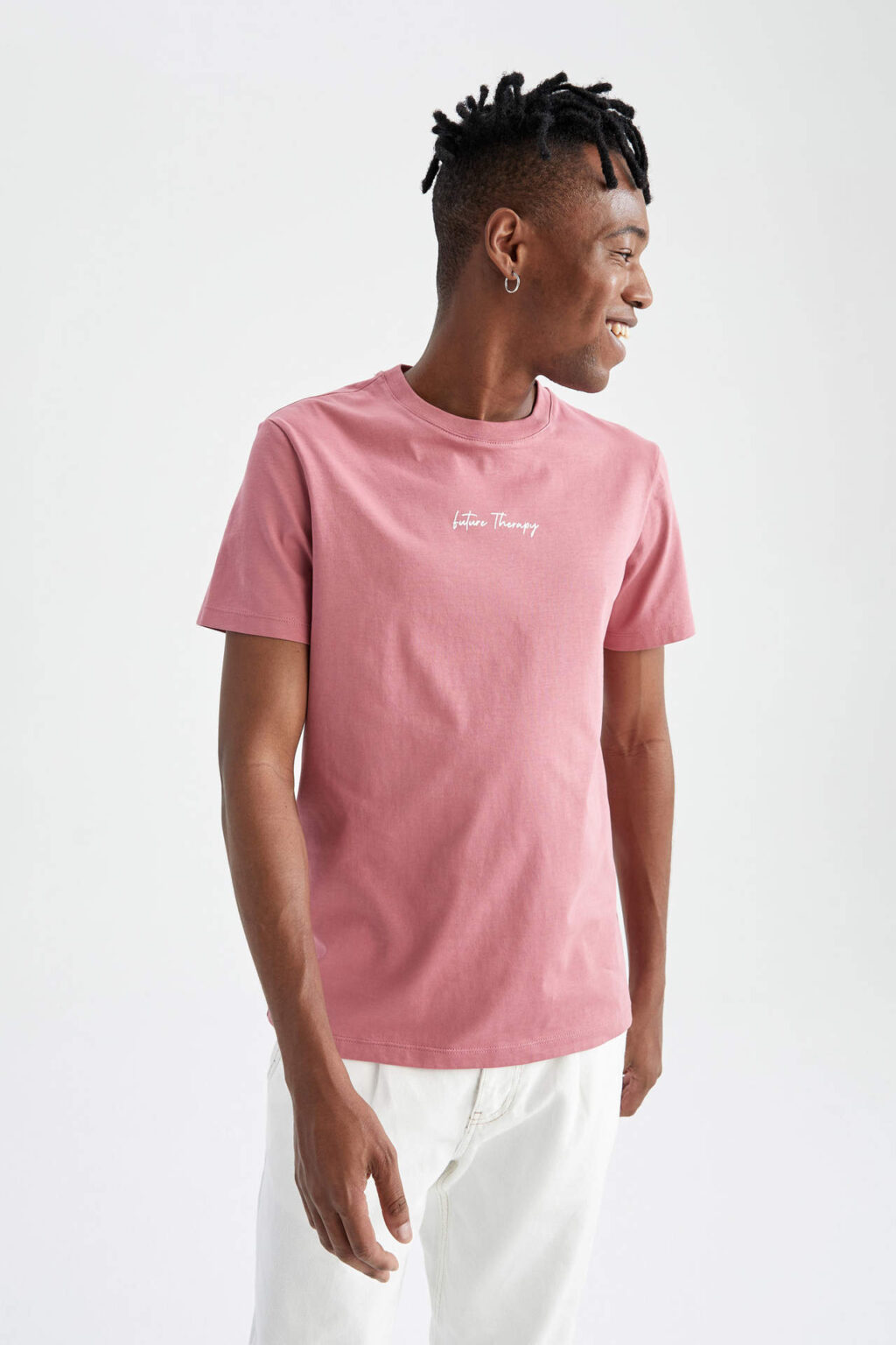 DEFACTO Slim Fit rövid ujjú szlogen mintás póló