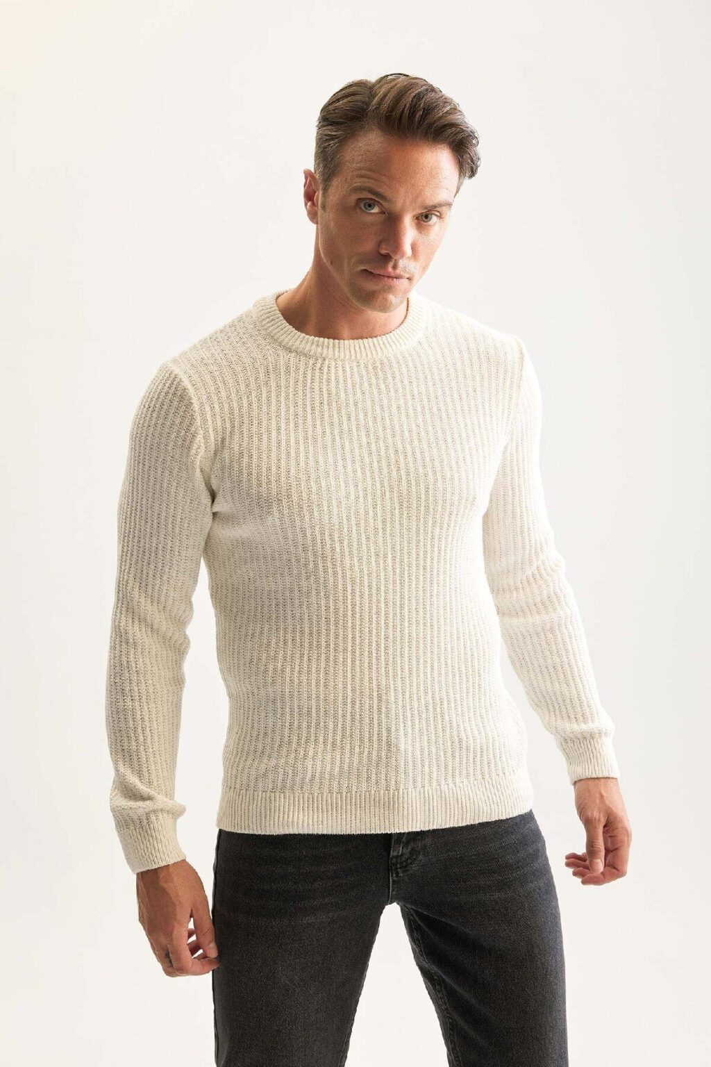 DEFACTO Standard Fit Crew Neck Textured Knitwear Sweater