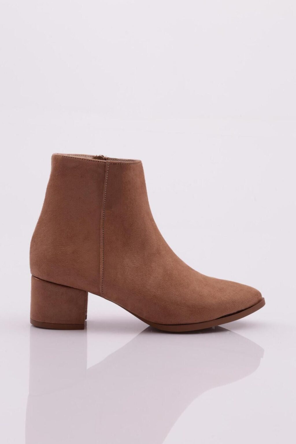 DGN Si-07k Women's 22k Pointed Toe Heels Ankle Boots.