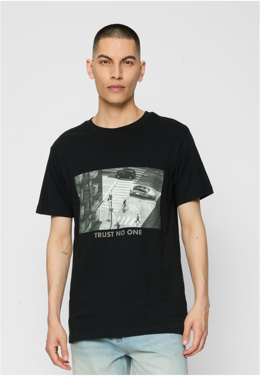 Don't trust nobody Tee black