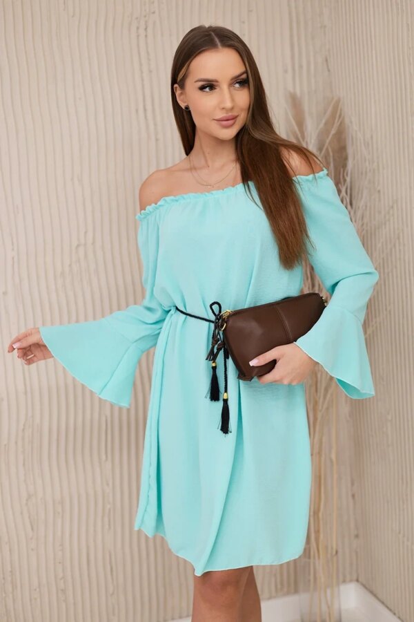 Dress with a mint drawstring at the waist