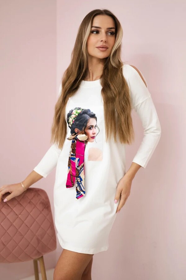 Dress with graphics and a colorful bow 3D ecru
