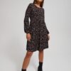 Dress with puffy sleeves