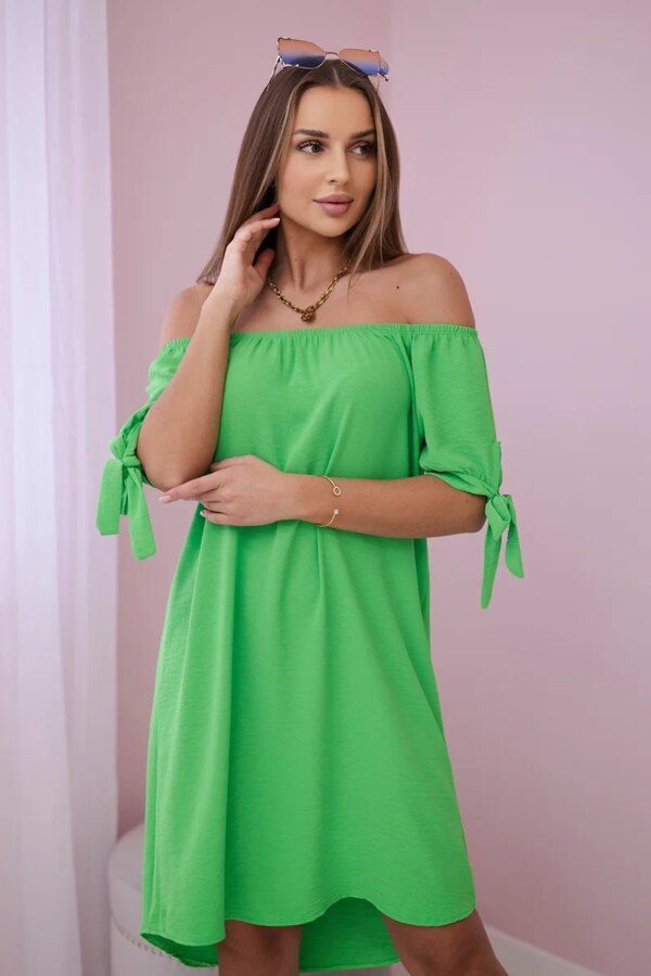 Dress with tie on the sleeves light green
