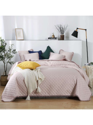 Edoti Quilted bedspread Pompoo
