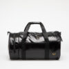 FRED PERRY Tonal Classic Barrel Bag Black/ Gold Universal-alacsony-ár