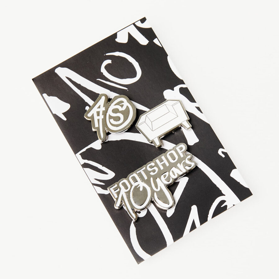 FTSHP 10th Anniversary Pin Silver/ White Universal-alacsony-ár